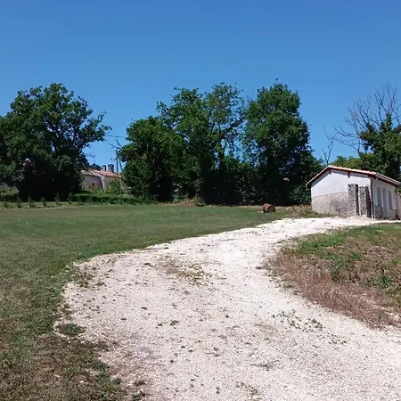 Petit De Charme Bichta Eder בית נופש